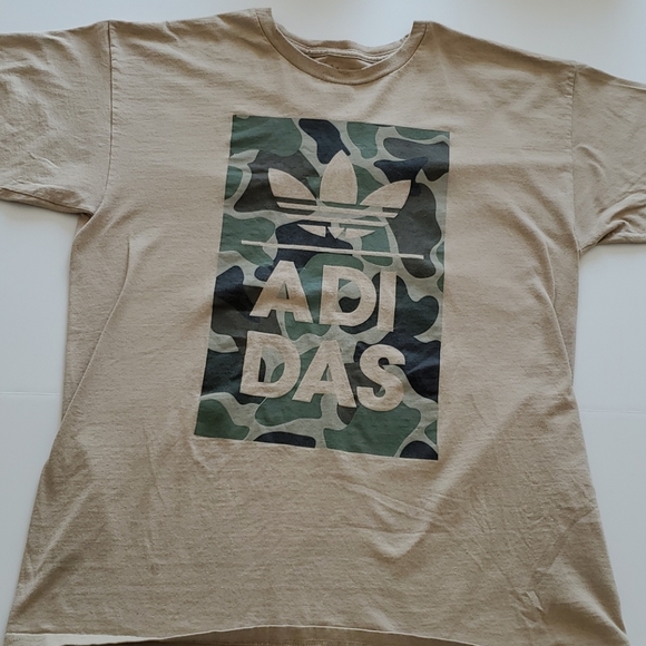 Adidas Graphic Tee - Picture 3 of 5